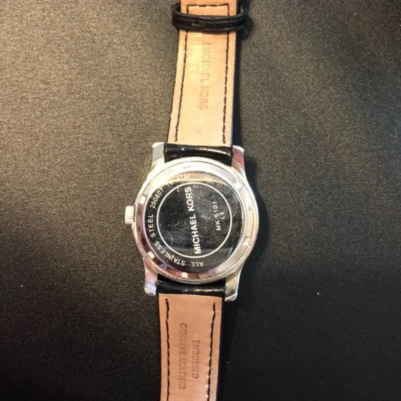 A13-NWOT Michael Kors Zebra Face Glitter Watch with Black Croc Leather Band - Picture 3 of 6